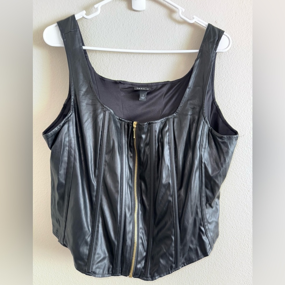 Torrid‎ Black Faux Leather Zip-Up Tank Top Size 1X or 14/16